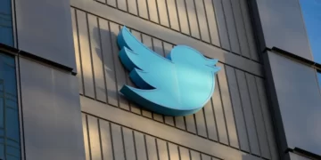 Musk to start restoring banned Twitter accounts next week