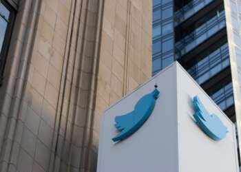 Twitter removes controversial new policy prohibiting links to other social networks