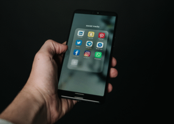 PAKISTAN: Police officers barred from social media activity without approval