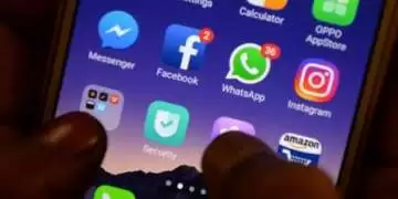 Fake job groups on WhatsApp are used to lure victims into scams.