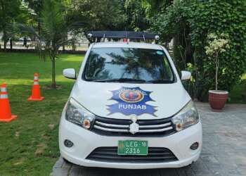 Lahore introduces Pakistan’s first artificial intelligence car for driving license tests. Image credits: Urdu News