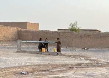 Afghan refugee children at Girdi Jungle refugee camp. Photo credits: Ramna Saeed