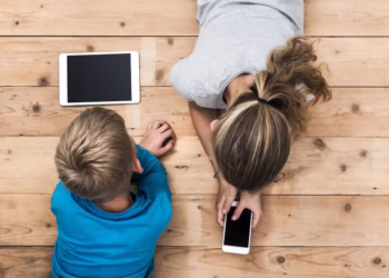 France: Efforts being made to ban social media for children under 15