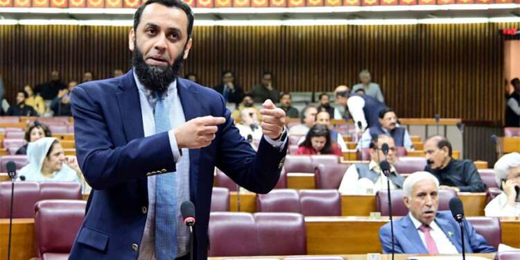 Info minister announces ‘ad ban’ on private news channel which laid off 170 employees